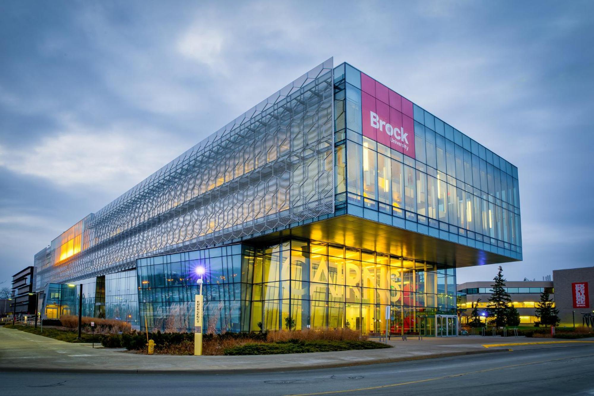Holiday Inn Hotel & Suites St.Catharines-Niagara By Ihg Saint Catharines Exterior photo