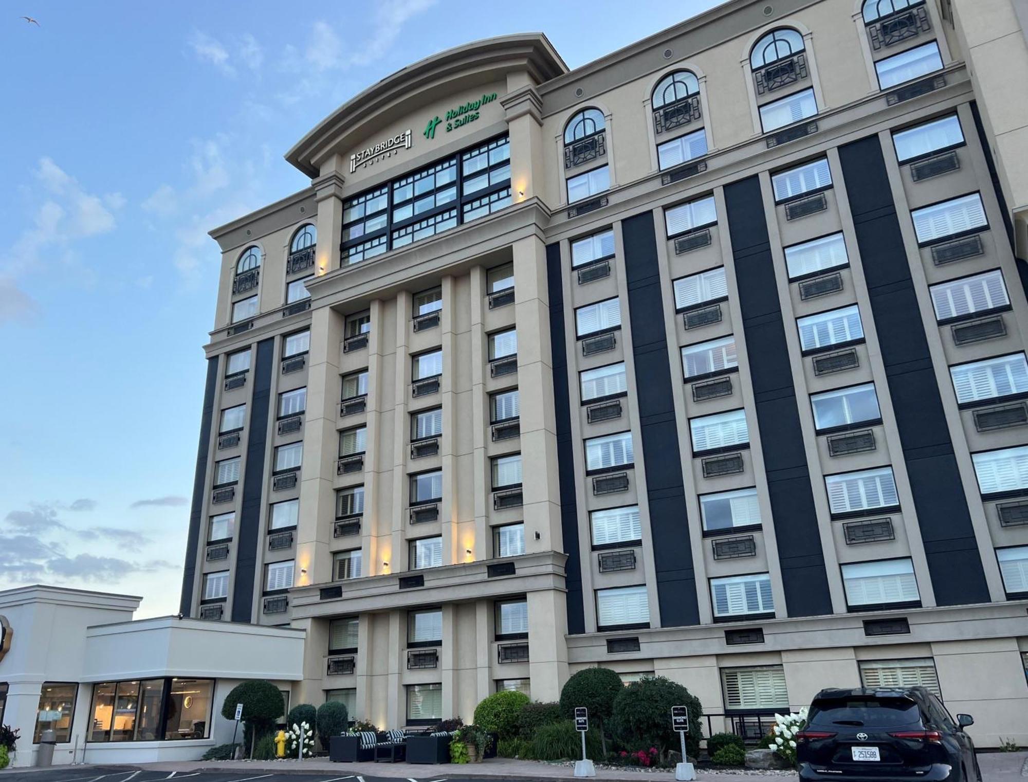 Holiday Inn Hotel & Suites St.Catharines-Niagara By Ihg Saint Catharines Exterior photo